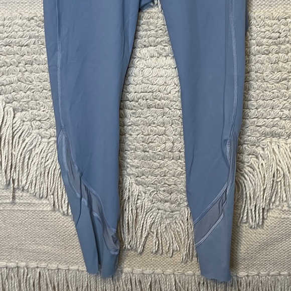 LULULEMON blue chambray Wunder Under High-Rise Crop scallop Luxtreme leggings 4 - Picture 4 of 9
